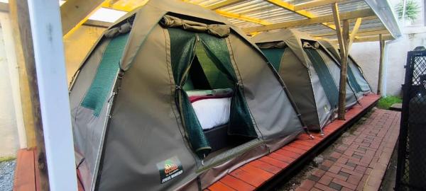 Glamping At Sibebe View Villa, Buchen Sie Campingplatz Hotels in Mbabane mit Parkplatz, Parkplätze