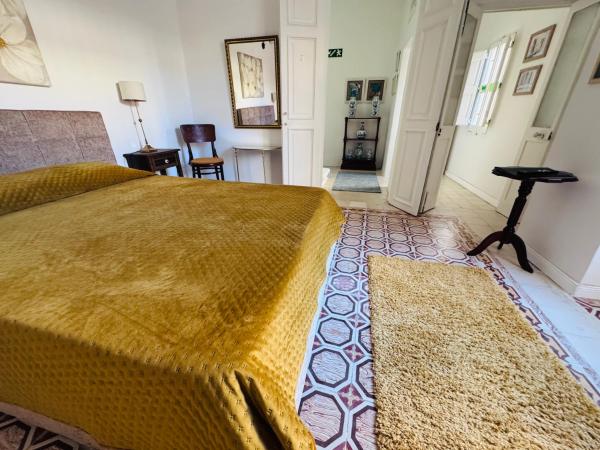 Traditional House Near Valletta - 2 Large Double Bedrooms - Central, Cosy & Fun - Non Sharing, Réserver  Hôtels à Msida avec parking, Parking