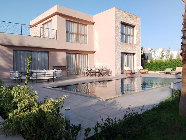 Villa Moderne avec Piscine Privée et Jardin, Buchen Sie  Essaouira Essaouira
