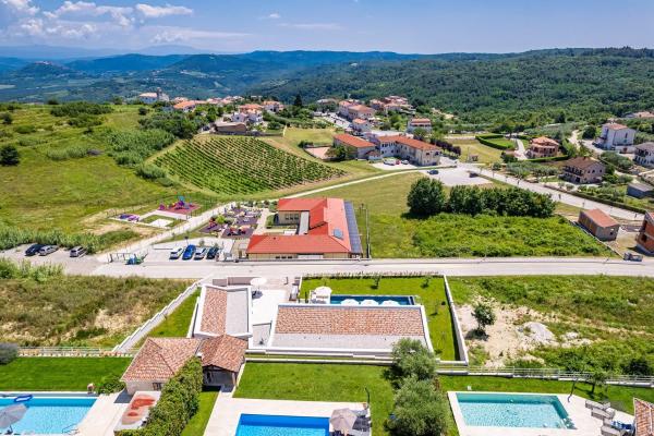 Villa Andrea Double or Twin Rooms with pool, balcony and parking, Reserva ahora  Hoteles en Istria central con piscina, Piscina