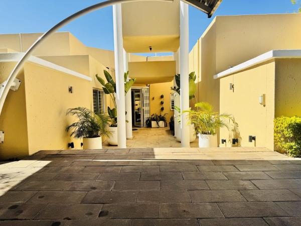 76b on Atholl, Buchen Sie  Hotels mit Pool in Gauteng, Schwimmbad