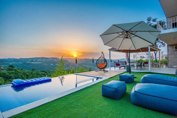 LAuberge de Kour - 4-BR Villa & Private Pool, Prenota  Hotel con piscina a Batroûn, Piscina