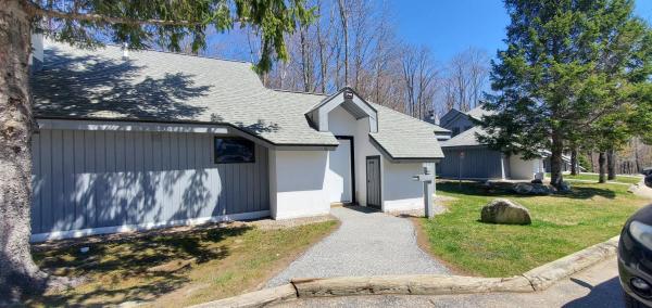 Woods Village 10 Brought to you by GetAway Vacations, Buchen Sie  Killington 
