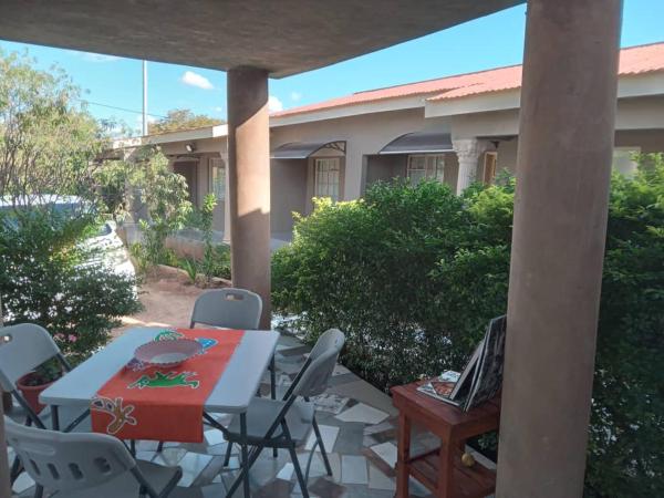 Rosewood Safari Cottages, Buchen Sie  Hotels in Kasane mit Parkplatz, Parkplätze
