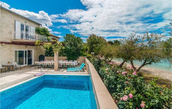 Mirca, Prenota Hotel Hotel con piscina a Croatian Islands, Piscina