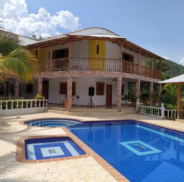 Villa Jade - Santafe de Antioquia, Reserva ahora  Hoteles con piscina en Antioquia, Piscina