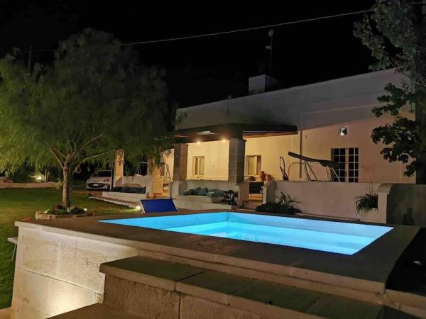 Villa a Serranova, Torre Guaceto, Buchen Sie  Hotels in Itria-Tal mit Parkplatz, Parkplätze