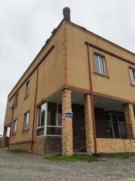 LEVAN Guest house, Prenota  Hotel a Ajara con parcheggio, Parcheggio