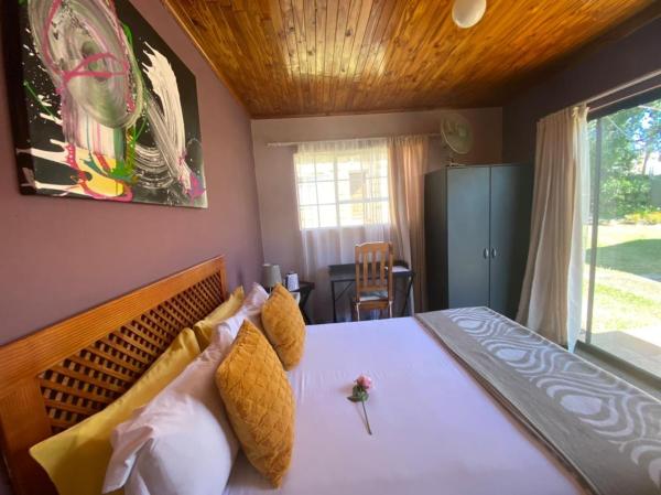 Foothills Guesthouse