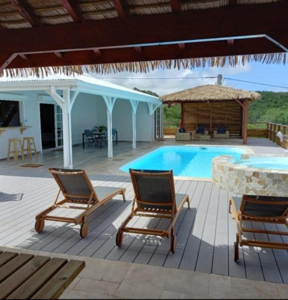 Villa contemporaine au Marin avec piscine privée, Buchen Sie  Hotels mit Pool in Le Marin, Schwimmbad
