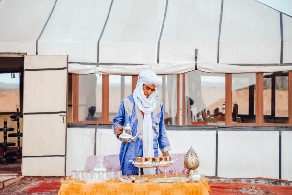 Merzouga Desert Bivouac & Activities, Prenota Campeggio di lusso Merzouga Al-Rashidiyya