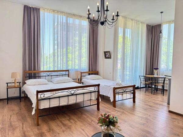 Sun Line Hotel Kobuleti, Reserva ahora  Hoteles en Ajara con aparcamiento, Aparcamiento