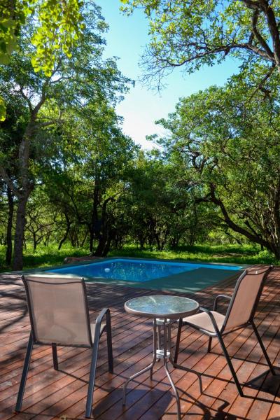 Franks Bush Camp, Buchen Sie  Hotels in Limpopo mit Parkplatz, Parkplätze