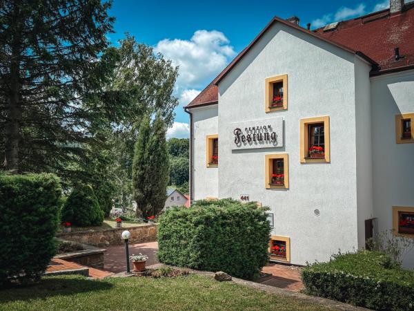 Penzion Festung, Book   