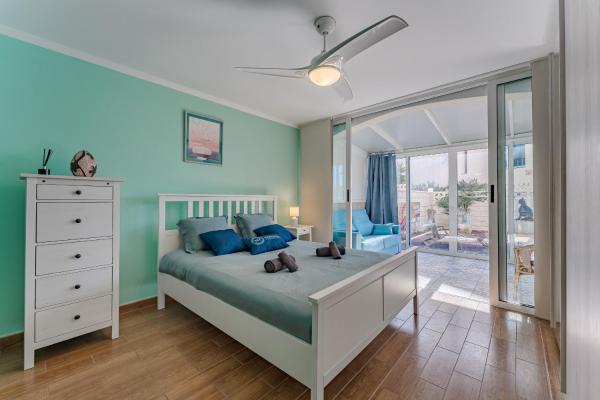 Gorgeous apartment with sea view in Callao Salvaje, Buchen Sie Ferienwohnung Hotels mit Pool in Teneriffa, Schwimmbad