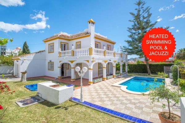 Villa Marina Benalmadena - 5 min walk to the beach, heated pool, spa, 5 bedrooms, Prenota Villa Hotel a Costa del Sol con piscina, Piscina