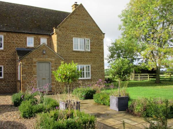 Weston Hill Farm, Book  Moreton Pinkney Northamptonshire