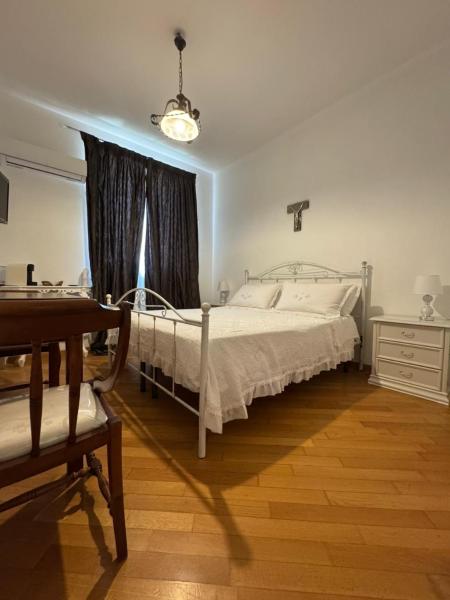 Villa Radiosa, Buchen Sie  Hotels in Metropolitanstadt Bari mit Parkplatz, Parkplätze