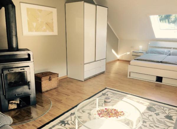Elegante Ferienwohnung mit Kaminofen im Thüringer Wald, Reserva ahora  Manebach Turingia