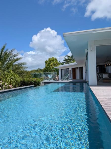 Villa Corinne Luxury New, Prenota  Sainte-Anne Grande-Terre