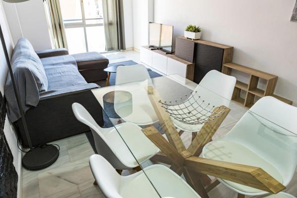 NOMADIA en SANTA ROSA, Prenota  Malaga Centro 