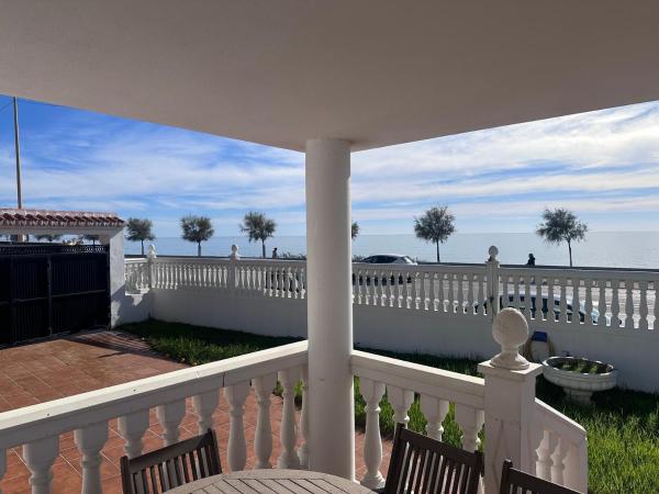 Villa Natalia frente al mar, Prenota  Benajarafe Axarquía