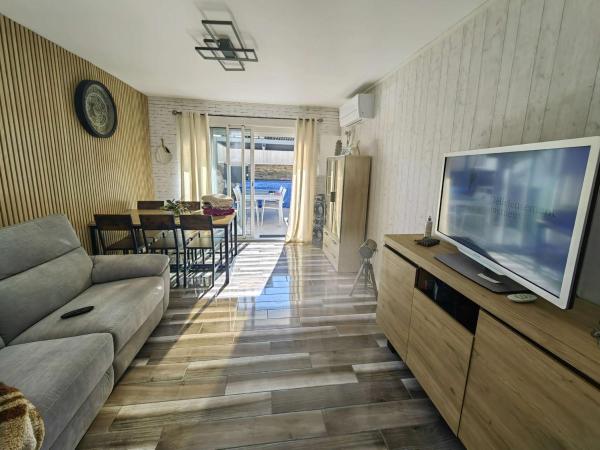 Villa climatisée 2 ch au calme avec parking - FR-1-607-236, Réserver  Hôtels à Hérault avec piscine, Piscine