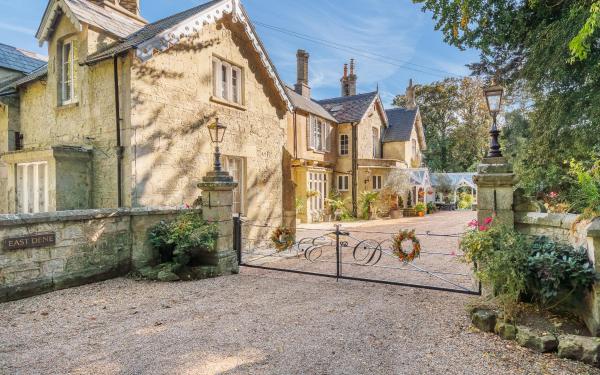 East Dene Estate, Buchen Sie  Hotels mit Pool in England, Schwimmbad