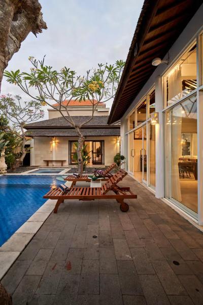 Villa Umasari Keramas 3 Bedrooms, Reserva ahora  Hoteles con piscina en Bali, Piscina