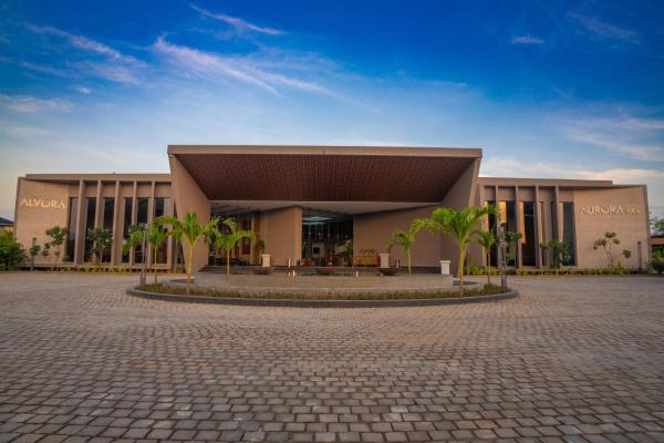 Amartara luxury hotel and resorts, Abu Road, Réserver  Hôtels à Gujarat avec piscine, Piscine
