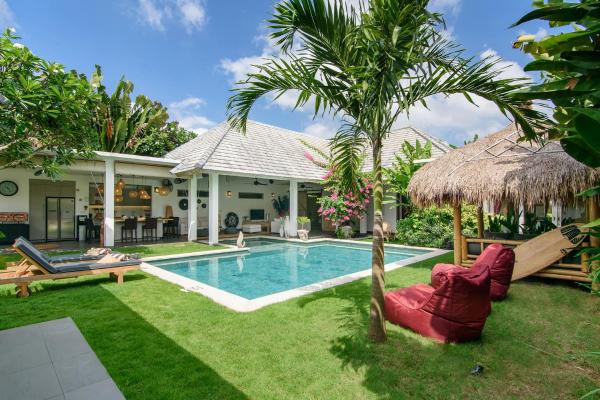 Villa Sampai, Buchen Sie  Hotels mit Pool in Badung, Schwimmbad