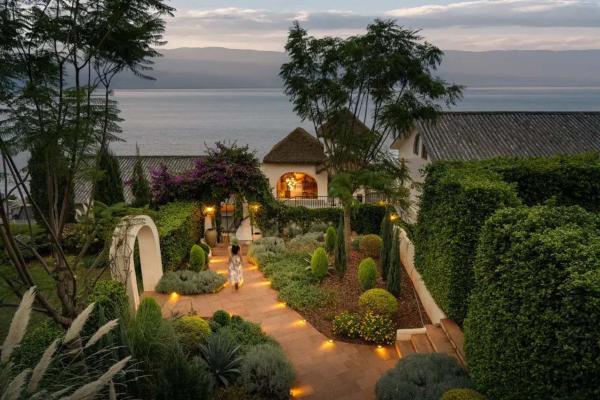 Dali Heartland Castle VILLA Cliffside Sea View Estate, Prenota  da Yunnan