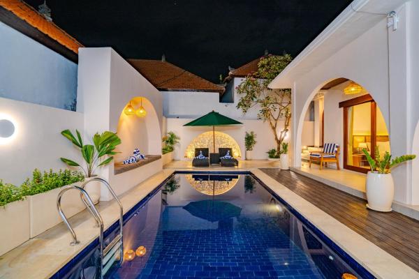 Nara Segara Canggu Villa, Buchen Sie  Hotels mit Pool in Badung, Schwimmbad