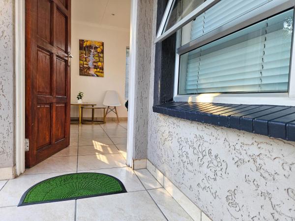 The M GuestHouse, Buchen Sie  Kempton Park Gauteng