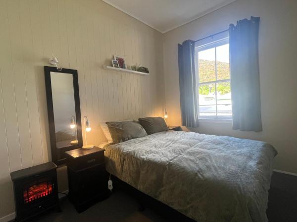 Nourish Reefton & Wilsons Hotel, Buchen Sie   