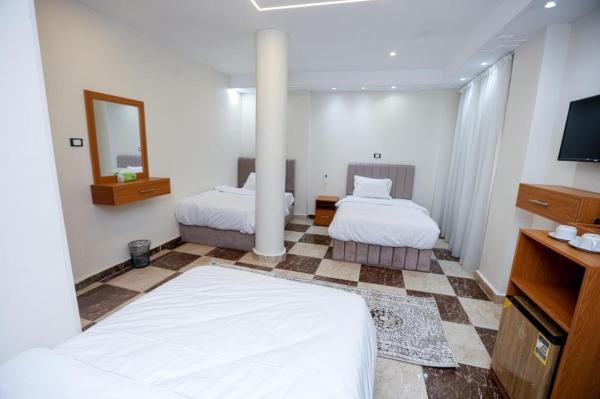 7 pyramids inn, Prenota  Hotel a Cairo Governorate con parcheggio, Parcheggio