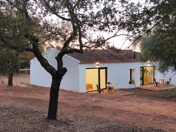 Casa rural Las Huertas del Abrilongo, Buchen Sie  Hotels in Extremadura mit Parkplatz, Parkplätze