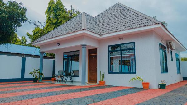 Negamsi Park, Prenota  Hotel con piscina a Babati, Piscina