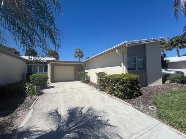 White Sands Village On Siesta Key #143, Buchen Sie  Hotels in Bailey Hall mit Parkplatz, Parkplätze