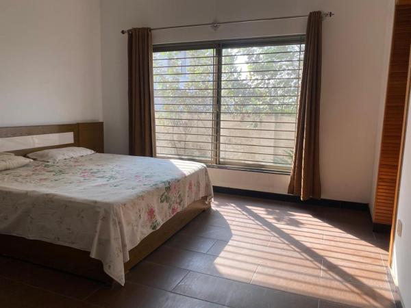 monk-e house, Buchen Sie  Hotels in Islamabad mit Parkplatz, Parkplätze