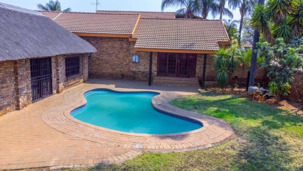 The N1 Farm Place, Buchen Sie  Pretoria Pretoria