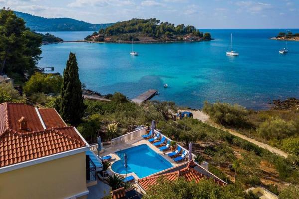 Beachfront Villa Gradina, Prenota  Hotel con piscina a Croatian Islands, Piscina
