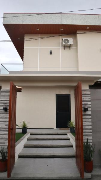 C Urban Villas - Modern Luxury Home in Pampanga, Prenota  Dau Luzon