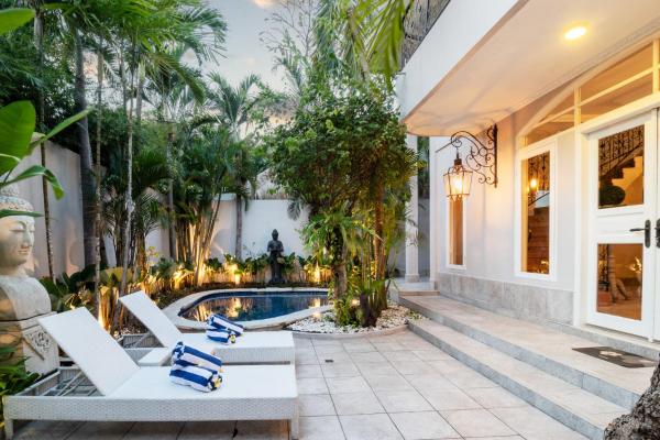 Diva Ultra Luxury 3 BR Seminyak, Buchen Sie Hotel Hotels mit Pool in Badung, Schwimmbad