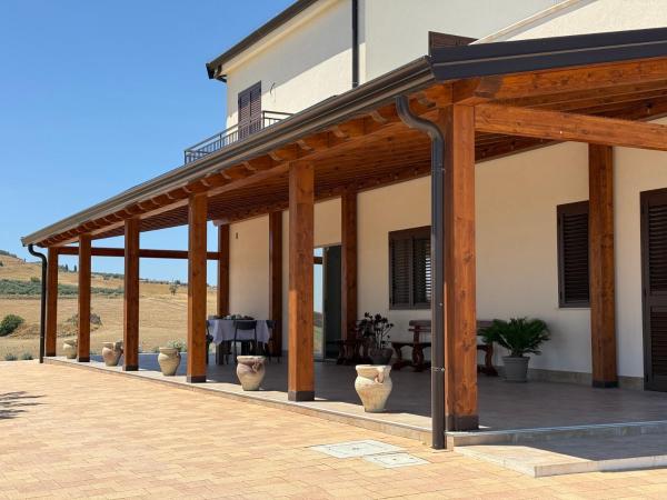 Agriturismo Paradiso, Buchen Sie  Hotels in Serradifalco mit Parkplatz, Parkplätze