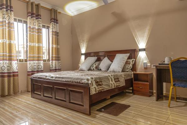 Jaylight Guesthouse, Reserva ahora  Hoteles en Gran Acra con aparcamiento, Aparcamiento