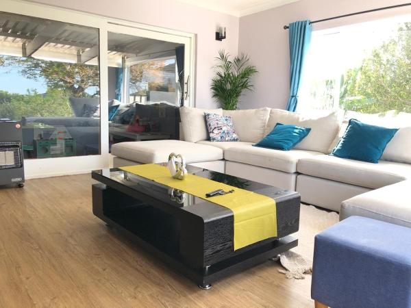 Luxurious Beach House with a View, Buchen Sie  Hotels in Ostkap mit Parkplatz, Parkplätze