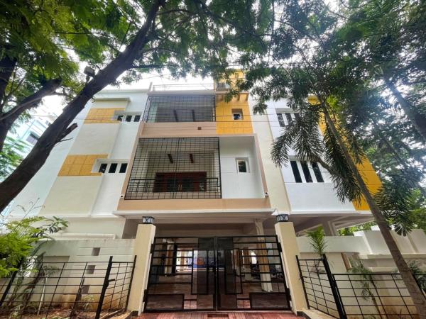 Arrow Service Appartment, Réserver  Hôtels à Telangana avec parking, Parking