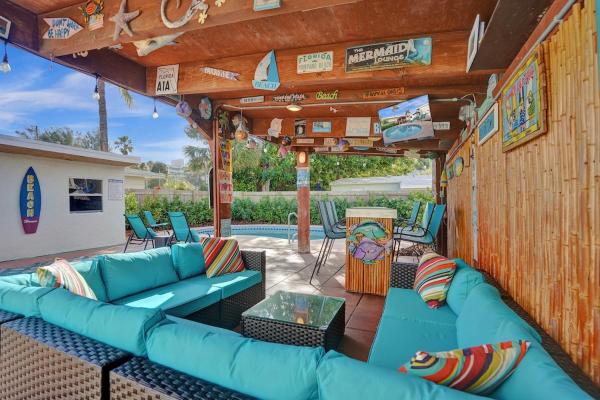 Beach Family Tiki Villa Walk to Beach Heated Pool, Buchen Sie  Hotels in Broward County mit Pool, Schwimmbad