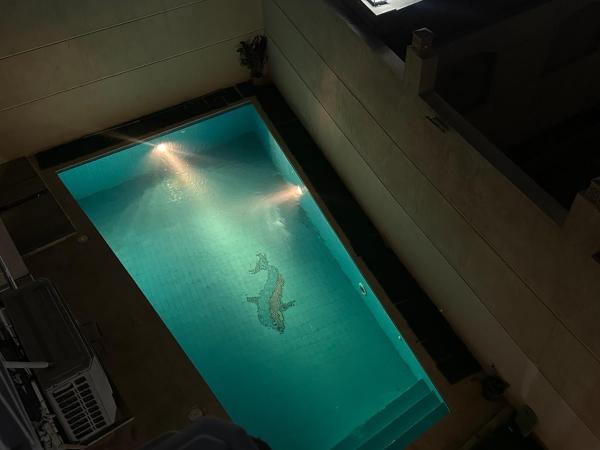 White Greece villa, Prenota  Hotel a Giza Governorate con piscina, Piscina